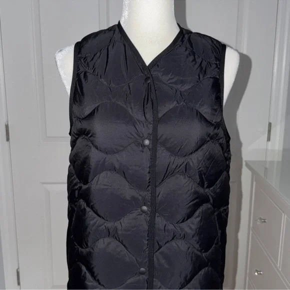 Uniqlo Black Ultra Light Down Long Vest - Picture 5 of 10
